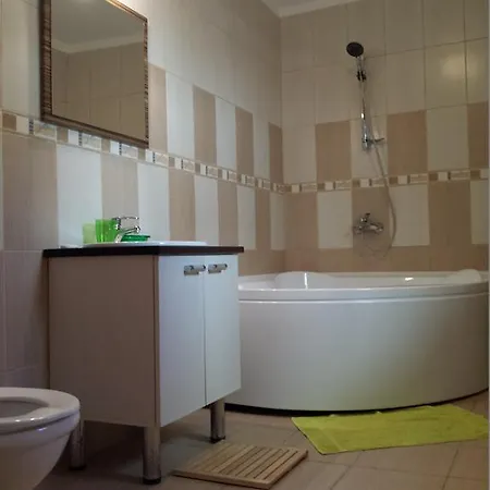 Mitu Ефоріє-Норд